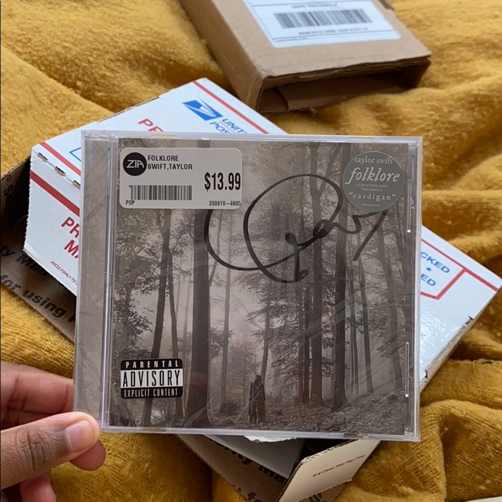 Taylor Swift signed CD